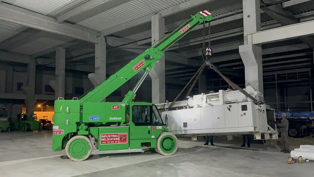 Our company has at its disposal professional machinery and equipment, indoor cranes, platforms, forklifts to successfully relocate any equipment, machinery and production lines